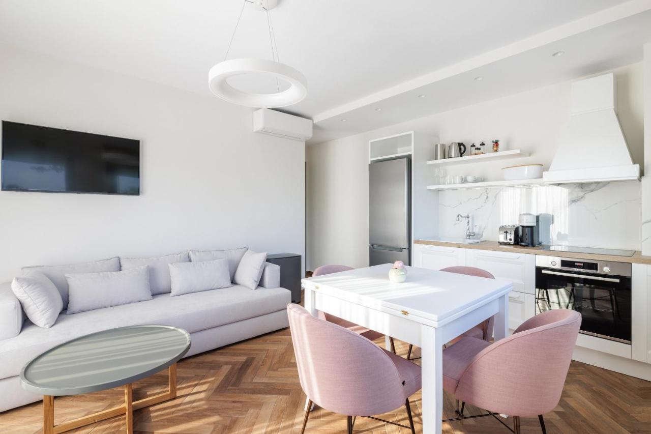 Helia All Seasons Apartments อัสตริส ภายนอก รูปภาพ